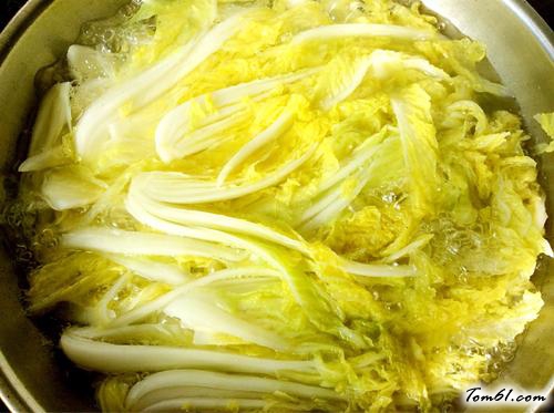 【肉末浇汁娃娃菜】