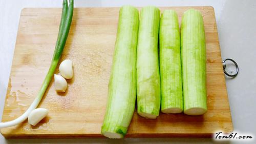 【辣椒炒丝瓜】