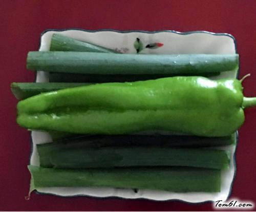 【农家菜辣椒鸡蛋焖子】