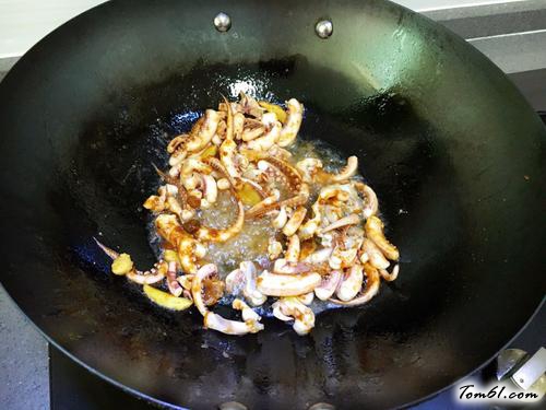 【蒜苔炒鱿鱼】