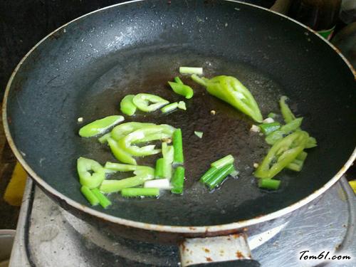 【胡萝卜炒鸡蛋】