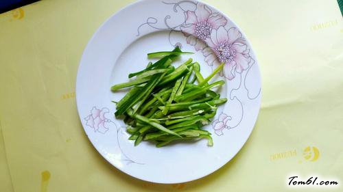 【土豆炒青椒】