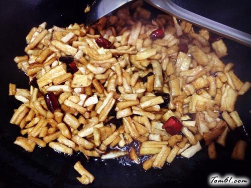 【萝卜干炒青豆】