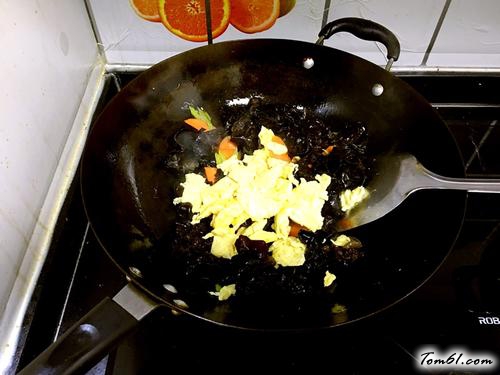 【黑木耳炒鸡蛋】