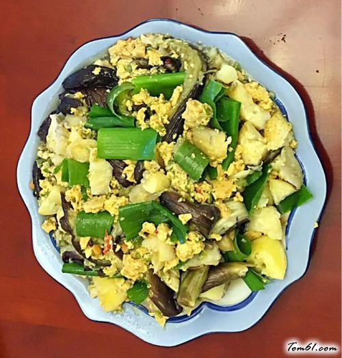 【农家菜辣椒鸡蛋焖子】