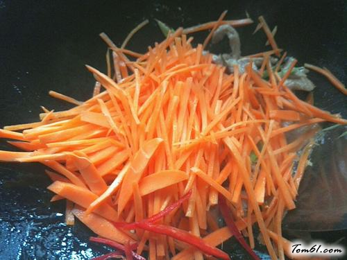 【胡萝卜炒肉】