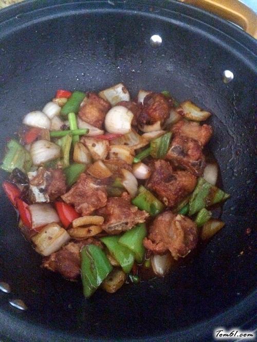 【干锅香辣排骨】