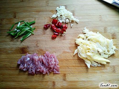 【泡菜苕粉炒肉丝】