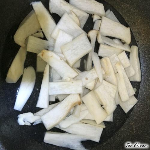 【杏鲍菇炒肉】