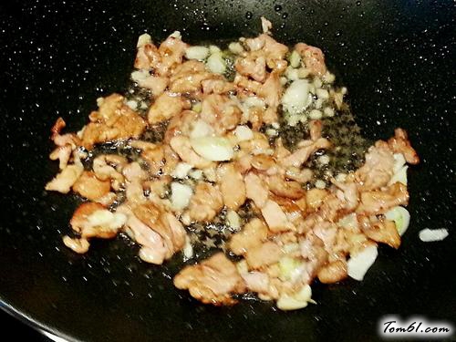 【肉片双椒烧口蘑】