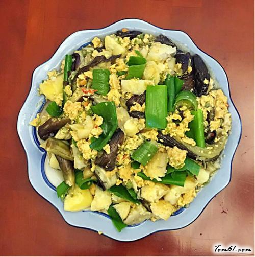 【农家菜辣椒鸡蛋焖子】