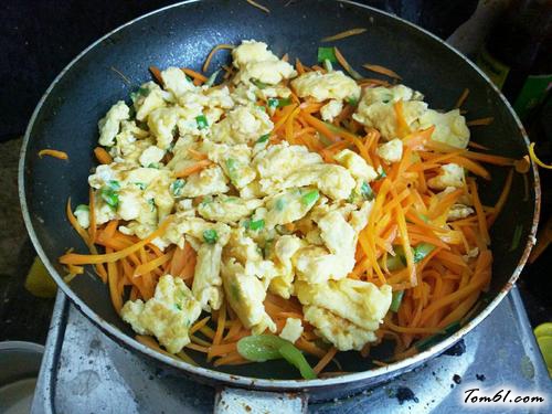 【胡萝卜炒鸡蛋】