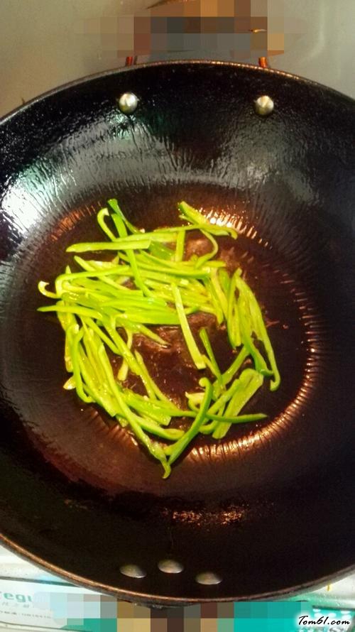 【土豆炒青椒】