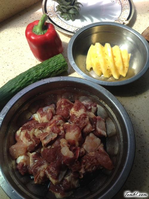 【酸甜菠萝排骨】