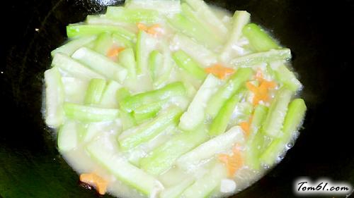 【辣椒炒丝瓜】