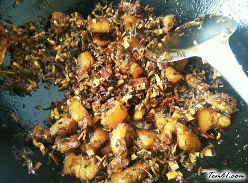 【梅干菜红烧肉】