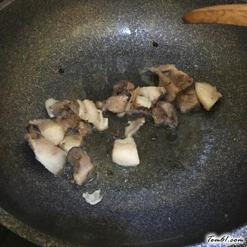 【杏鲍菇炒肉】