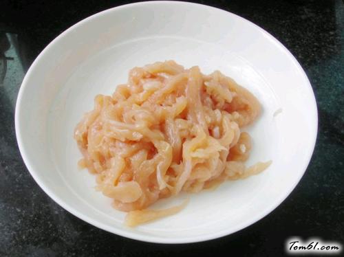 【松子双椒鸡丝】