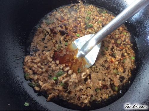 【肉末浇汁娃娃菜】