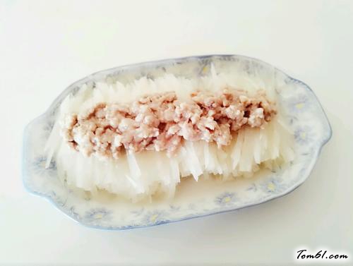 【蒸肉末白萝卜丝】