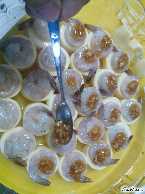 【蒜香玉子豆腐蒸虾仁】