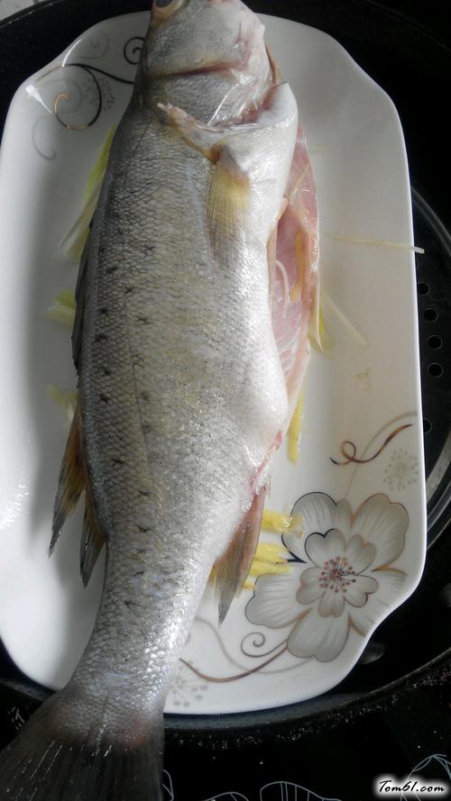 【清蒸鲈鱼】