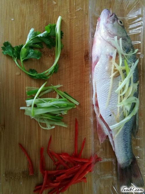 【清蒸鲈鱼】