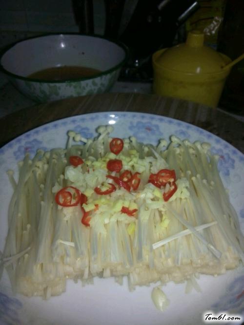 【蒜香金针菇】