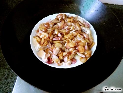 【红葱头蒸鸡】