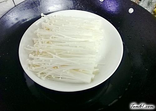 【剁椒蒸金针菇】