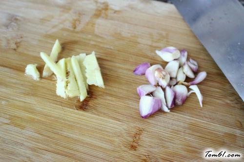 【鲍鱼汁蒸豆腐】