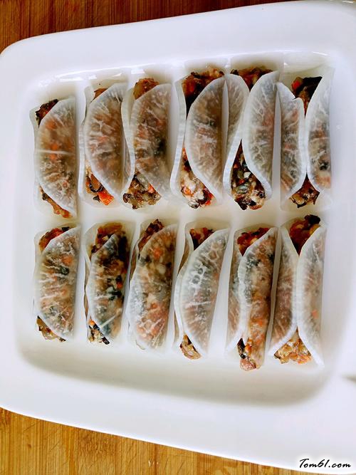 【三鲜萝卜卷】