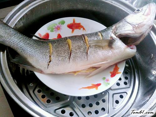 【柠檬鲈鱼（泰式清蒸）】