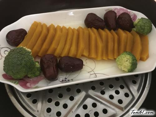 【红枣蒸南瓜】