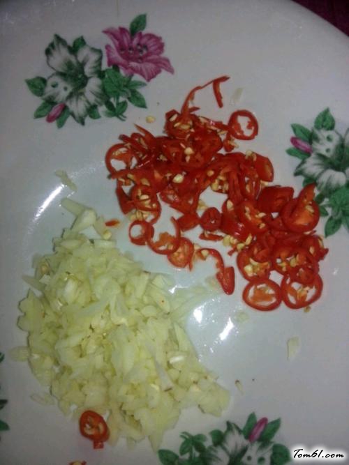 【蒜香金针菇】