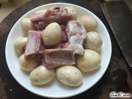 【芋头蒸排骨】