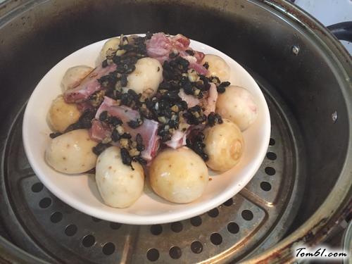 【芋头蒸排骨】