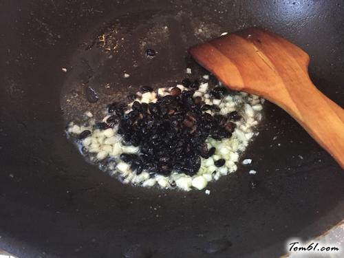 【芋头蒸排骨】