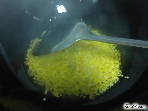 【豆角炒肉沫】