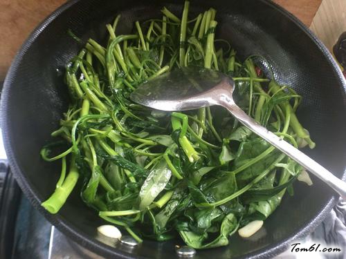 【炝炒空心菜】