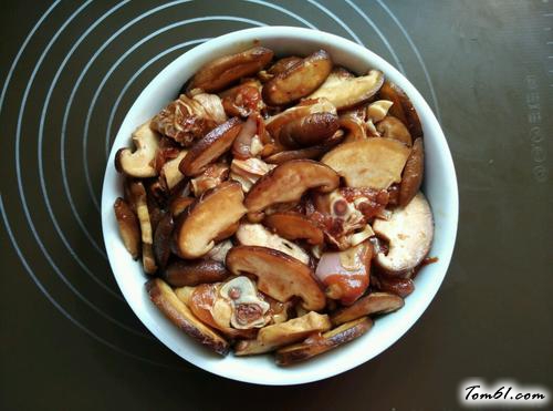 【香菇蒸鸡腿】