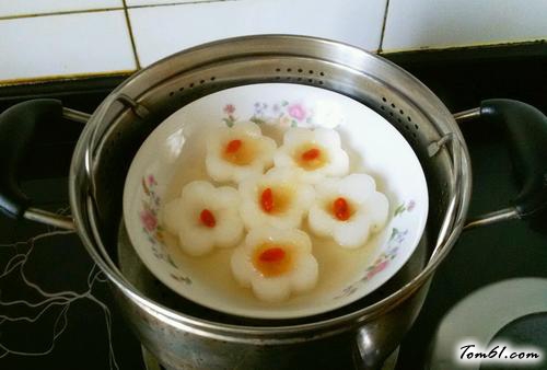 【花样白萝卜蜂蜜盅】