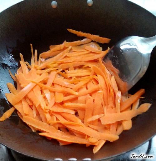 【胡萝卜炒鸡蛋】