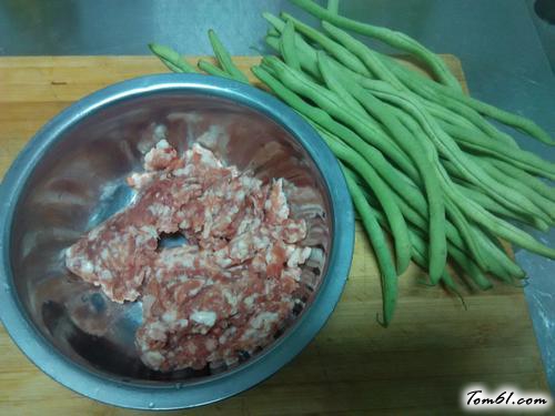 【豆角炒肉沫】