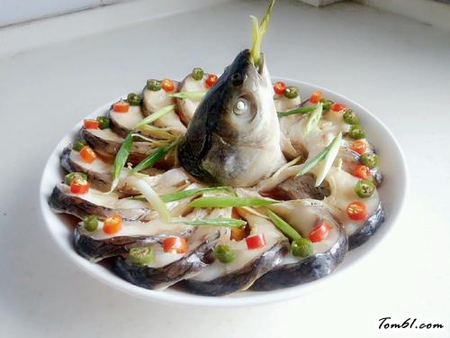 【清蒸孔雀开屏鱼】