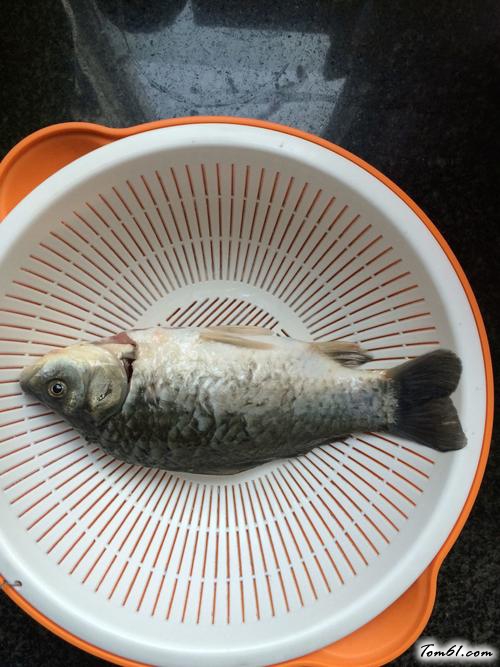 【鲫鱼鸡蛋羹】