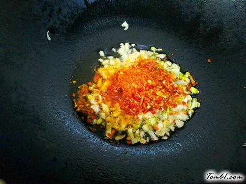 【大蒜辣椒蒸猪皮】