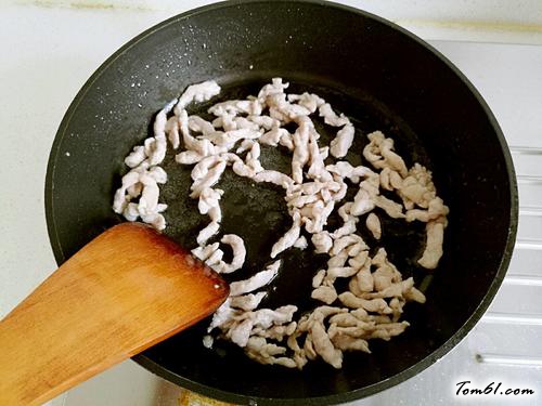 【茭白炒肉丝】