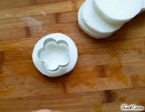 【花样白萝卜蜂蜜盅】