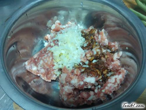 【豆角炒肉沫】